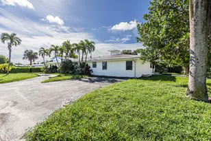 2908 Middle River Dr, Fort Lauderdale, FL 33306 - Photo 11