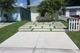 4587 Cambridge St, Lake Worth Beach, FL 33463 - Photo 3