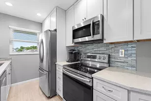 572 High Point Dr, Delray Beach, FL 33445 - Photo 11