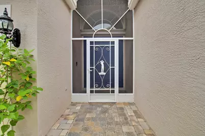 6815 SE Twin Oaks Circle, Stuart, FL 34997 - Photo 3