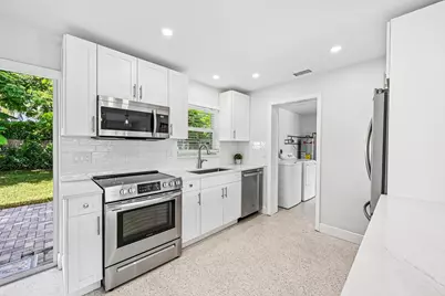 371 Saturn Avenue, Tequesta, FL 33469 - Photo 7