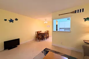 240 Horizons W, Boynton Beach, FL 33435 - Photo 3