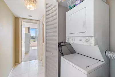 3980 Oaks Clubhouse Drive #411, Pompano Beach, FL 33069 - Photo 11