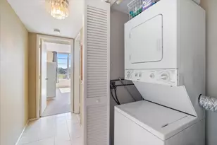 3980 Oaks Clubhouse Dr, Pompano Beach, FL 33069 - Photo 11