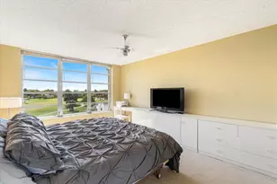 3980 Oaks Clubhouse Dr, Pompano Beach, FL 33069 - Photo 19