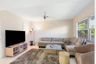 3980 Oaks Clubhouse Dr, Pompano Beach, FL 33069 - Photo 9