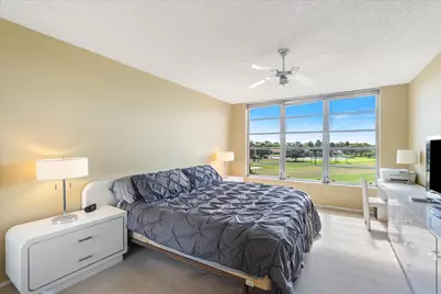 3980 Oaks Clubhouse Drive #411, Pompano Beach, FL 33069 - Photo 5