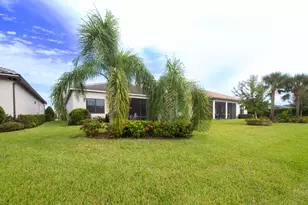 652 S E Boboli Way, Port Saint Lucie, FL 34984 - Photo 9