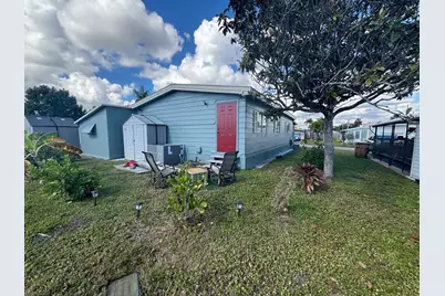 570 NE 47th Court, Deerfield Beach, FL 33064 - Photo 23