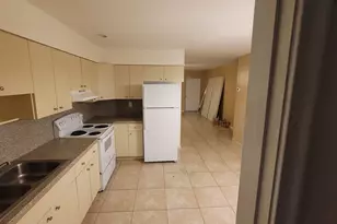 981 NE 36th St, Oakland Park, FL 33334 - Photo 5