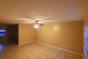 981 NE 36th St, Oakland Park, FL 33334 - Photo 3