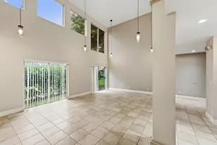 11375 Lakeview Dr, Coral Springs, FL 33071 - Photo 5