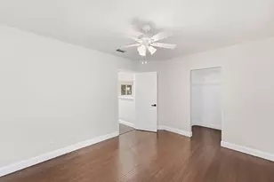 11375 Lakeview Dr, Coral Springs, FL 33071 - Photo 21