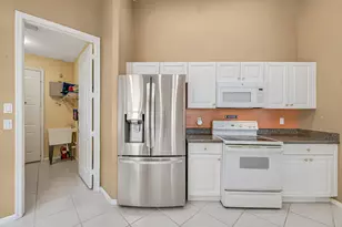 8067 Bellafiore Way, Boynton Beach, FL 33472 - Photo 25
