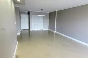 400 Kings Point Dr, Sunny Isles Beach, FL 33160 - Photo 15