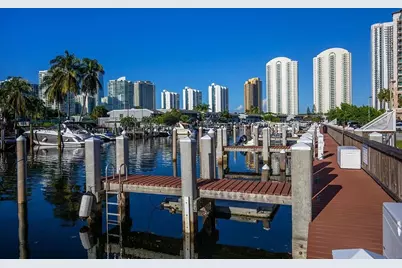 400 Kings Point Drive #1426, Sunny Isles Beach, FL 33160 - Photo 9