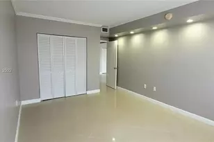 400 Kings Point Dr, Sunny Isles Beach, FL 33160 - Photo 3