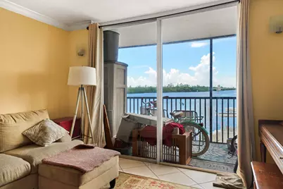 710 NE 7th Street #207, Boynton Beach, FL 33435 - Photo 7