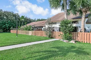 1240 Parkside Green Dr, Greenacres, FL 33415 - Photo 37