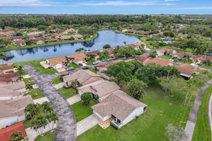 4 Fawlkland Cir, Boynton Beach, FL 33426 - Photo 21