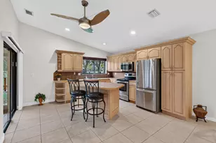 4 Fawlkland Cir, Boynton Beach, FL 33426 - Photo 5