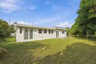 110 NE 152nd St, Miami, FL 33162 - Photo 9