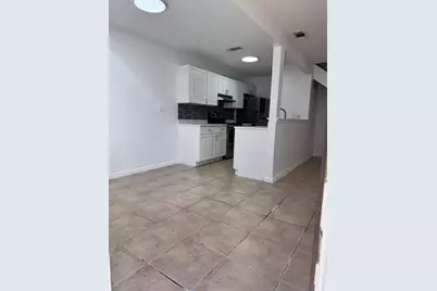 820 W Tiffany Drive #3, Mangonia Park, FL 33407 - Photo 3