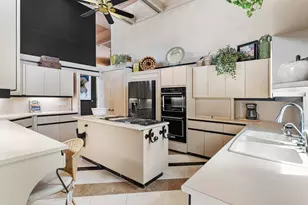 17898 Deauville Ln, Boca Raton, FL 33496 - Photo 3