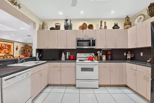 12527 Crystal Pointe Dr, Boynton Beach, FL 33437 - Photo 11