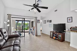 126 Centennial Ct, Deerfield Beach, FL 33442 - Photo 9