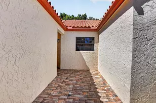 126 Centennial Ct, Deerfield Beach, FL 33442 - Photo 5
