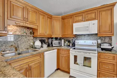 126 Centennial Court, Deerfield Beach, FL 33442 - Photo 13