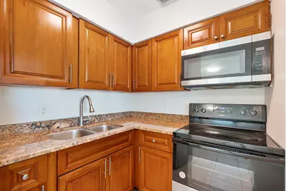 251 NE 40th Street #251, Oakland Park, FL 33334 - Photo 5