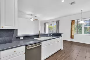 1125 Sunflower Cir, Weston, FL 33327 - Photo 19