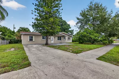 913 SE 10th Street, Stuart, FL 34994 - Photo 3