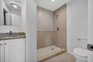 913 SE 10th St, Stuart, FL 34994 - Photo 21