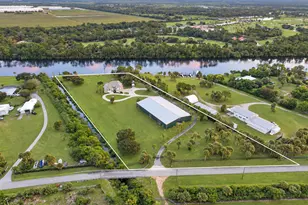 10225 SW Green Ridge Ln, Palm City, FL 34990 - Photo 3