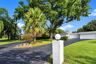 5707 White Hickory Cir, Tamarac, FL 33319 - Photo 3