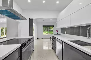 5707 White Hickory Cir, Tamarac, FL 33319 - Photo 19