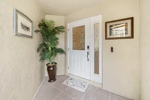 137 Meander Cir, Royal Palm Beach, FL 33411 - Photo 3