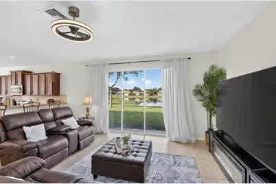 9070 Winterhaven Circle, West Palm Beach, FL 33411 - Photo 11
