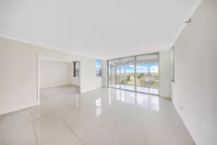 625 Oaks Dr, Pompano Beach, FL 33069 - Photo 3