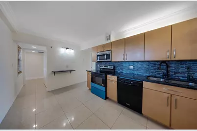 625 Oaks Drive #802, Pompano Beach, FL 33069 - Photo 7