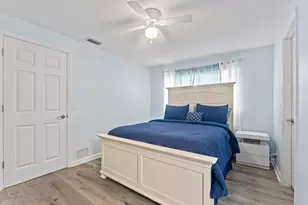 742 Laurel Dr, West Palm Beach, FL 33403 - Photo 17