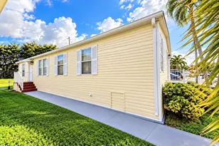 76 Plantation Blvd, Lake Worth, FL 33467 - Photo 3