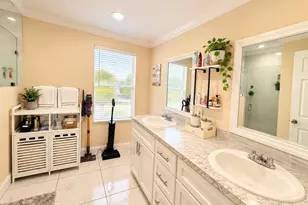 76 Plantation Blvd, Lake Worth, FL 33467 - Photo 11