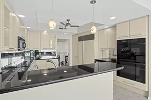 411 N New River Dr E, Fort Lauderdale, FL 33301 - Photo 11