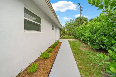 5965 Caribbean Boulevard, West Palm Beach, FL 33407 - Photo 13