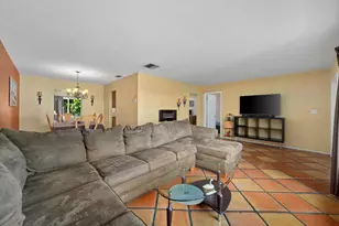 9704 NW 67th St, Tamarac, FL 33321 - Photo 13