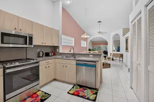 9678 Harbour Lake Cir, Boynton Beach, FL 33437 - Photo 25